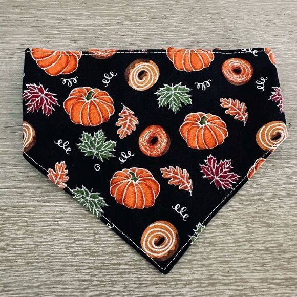Fall Dog Farmhouse Pumpkin Bandana Neck Collar M - Picture 1 of 2